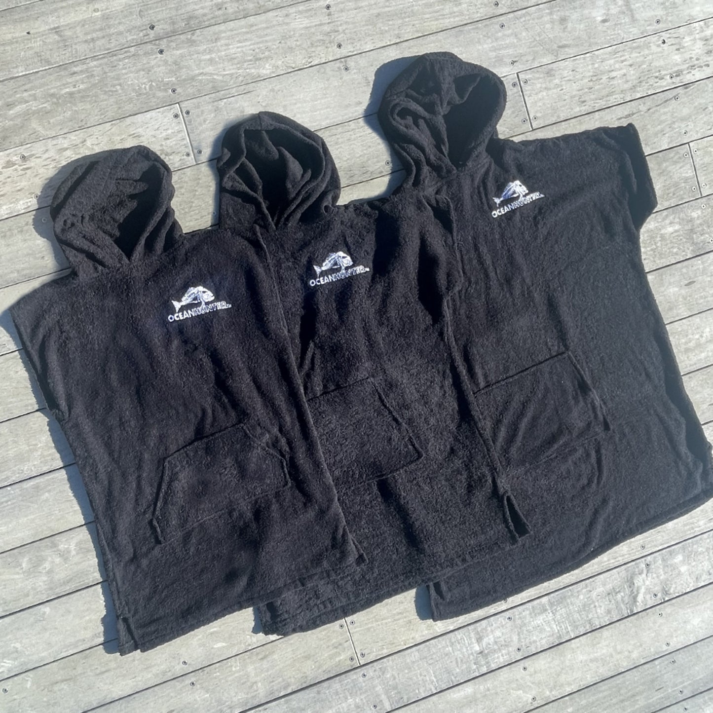 OCEAN HUNTER TOWEL PONCHO BLACK