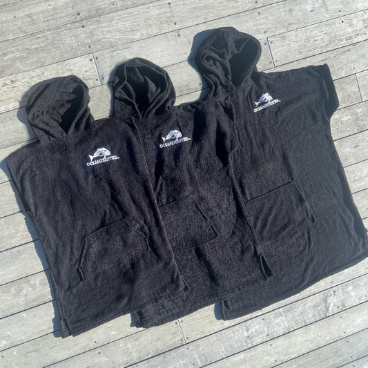 OCEAN HUNTER TOWEL PONCHO BLACK